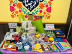 اهدای بسته‌های کمک‌تحصیلی دانش آموزان مدرسه امام رضا(ع) به حاشیه شهر 