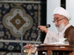 اخلاق نیکو و مهرورزی از مهمترین عناصر تحکیم خانواده است