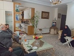 تجلیل خادمیاران رضوی از خانواده شهید سعید انصاری و حسین عظیمی 
