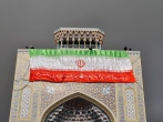 نصب پرچم جمهوری اسلامی ایران ویژه دهه فجر در صحن و سرای رضوی
