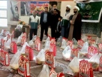 توزیع 300 بسته مواد غذایی توسط خادمیاران بین نیازمندان سمیرم 