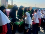 ۲۰۰ جلد کتاب به دانش‌آموزان مدرسه لاله‌های انقلاب اسلامی تهران اهدا شد