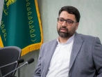 رواق امیرالمؤمنین (ع) حرم مطهر، با هنرهای تزیینات چوبی معاصر تزیین می‌شود
