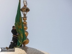 آیین تعویض پوش ضریح و پرچم گنبد منور رضوی در سالروز میلاد امام مهربانی‌ها برگزار شد