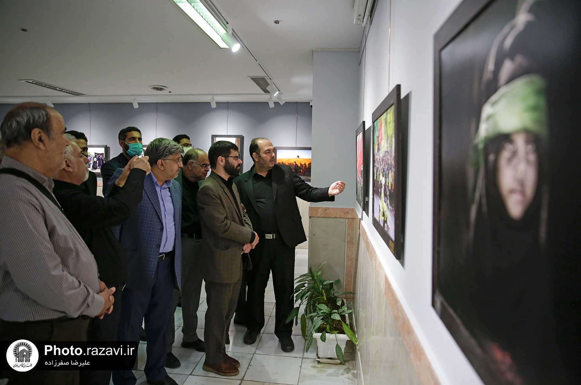 افتتاح نمایشگاه عکس مهر محرم در حرم مطهر رضوی
