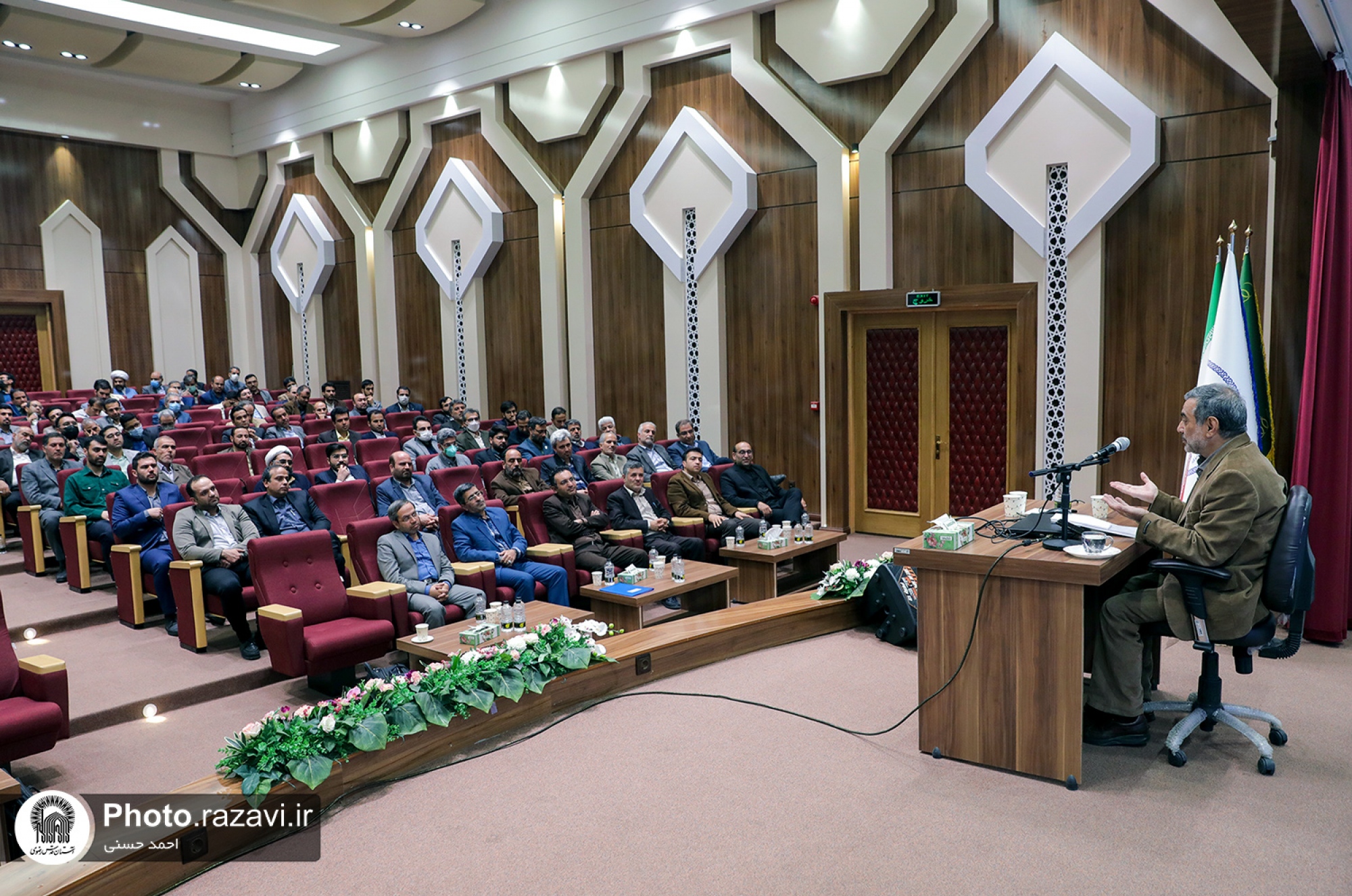 نشست بصیرتی دست بیگانه - تحلیل حوادث اخیر و نقش آفرینی استادان دانشگاه در جهاد تبیین
