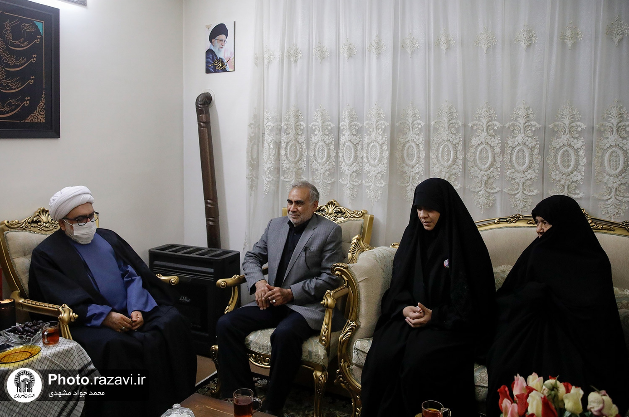 دیدار تولیت آستان قدس رضوی با خانواده شهیدان زینال‌زاده و رضازاده