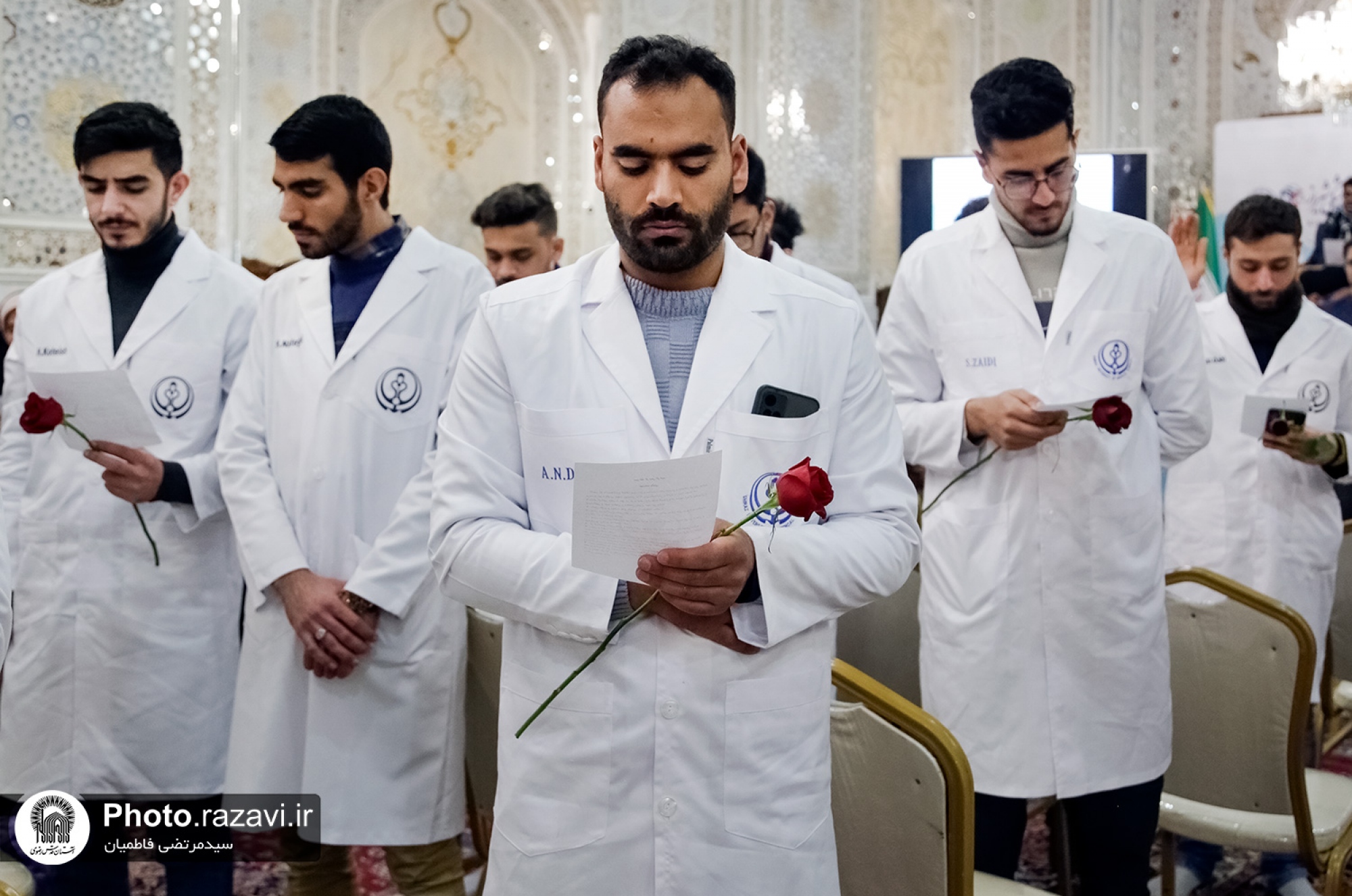 سوگند پزشکی 45 دانشجوی غیرایرانی دانشگاه شیراز در حرم مطهر امام رضا علیه السلام
