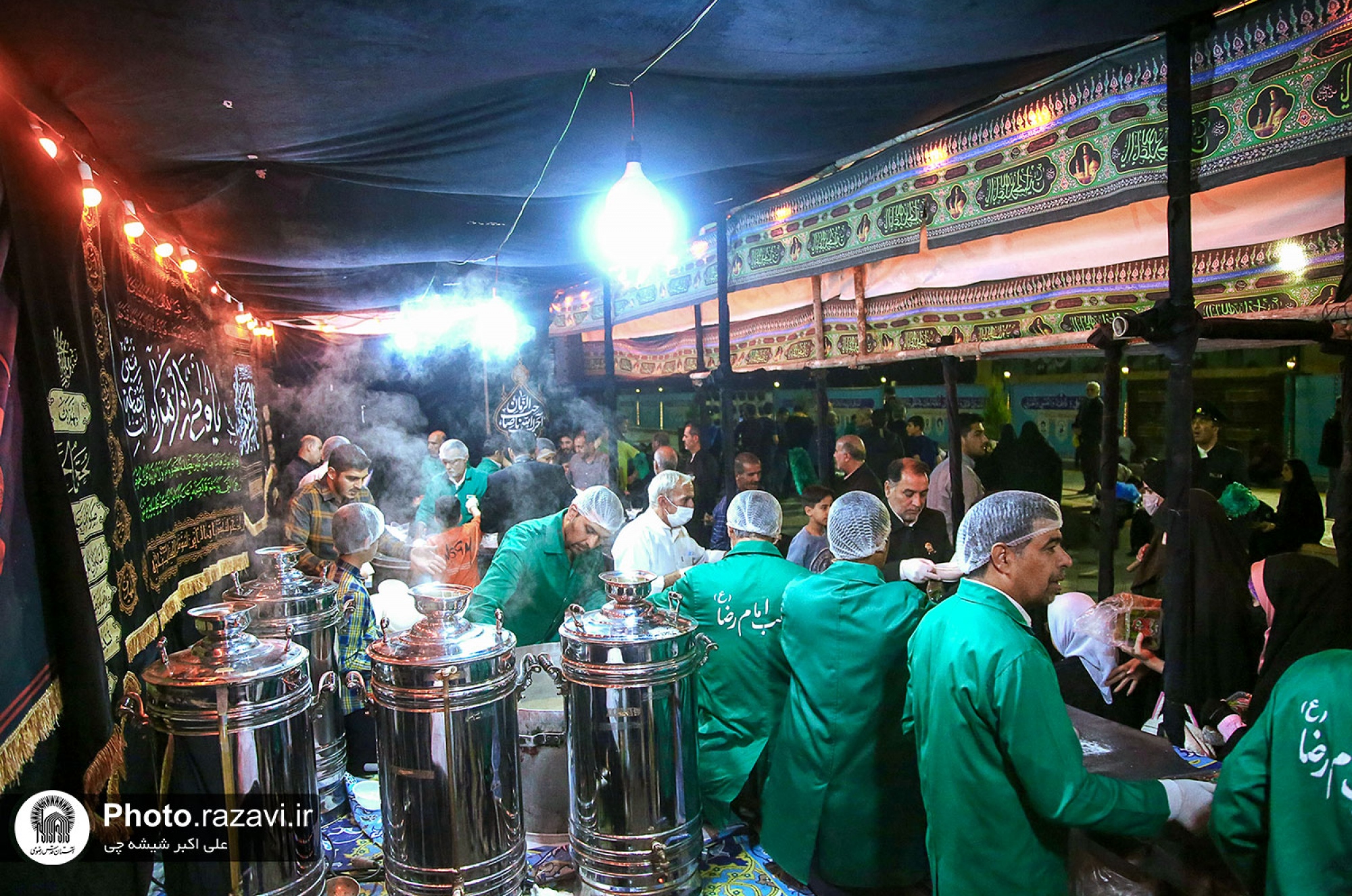 افطاری ماه مبارک رمضان در خیابان آیت الله واعظ طبسی