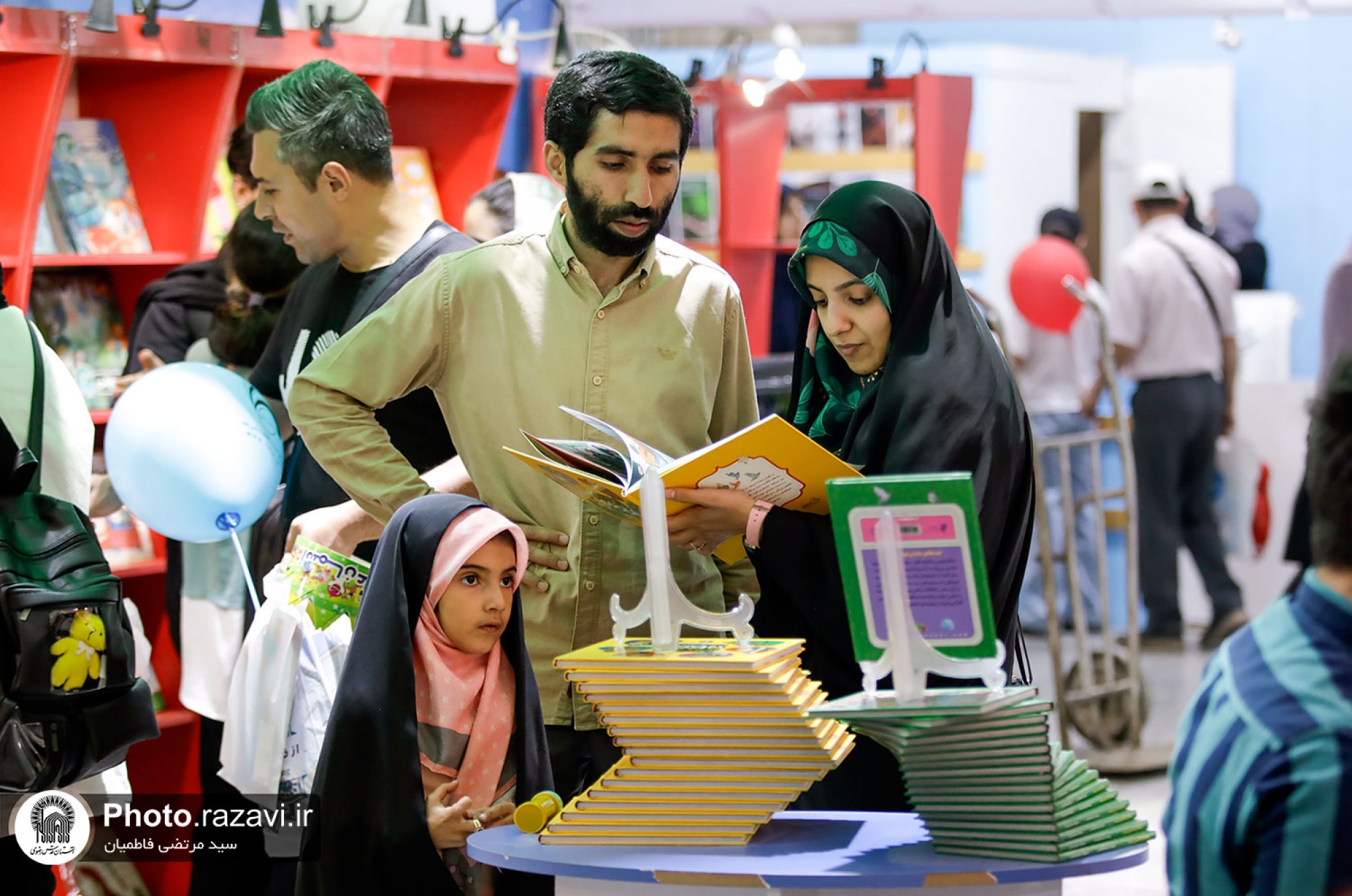 حضور آستان قدس رضوی در سی و چهارمین نمایشگاه بین‌المللی کتاب تهران - 2