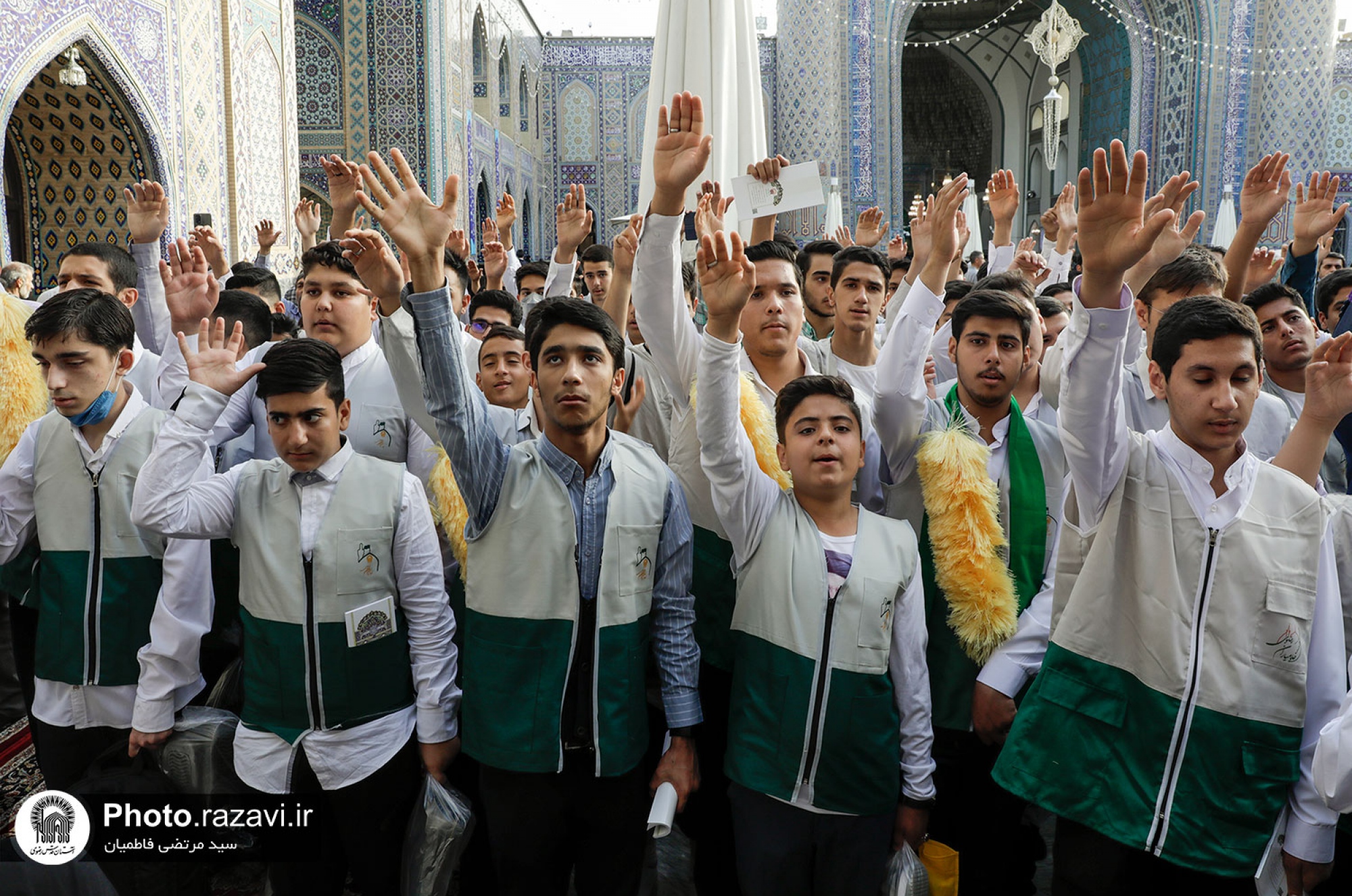 اذن خدمت خادمیاران نوجوان رضوی در حرم مطهر رضوی