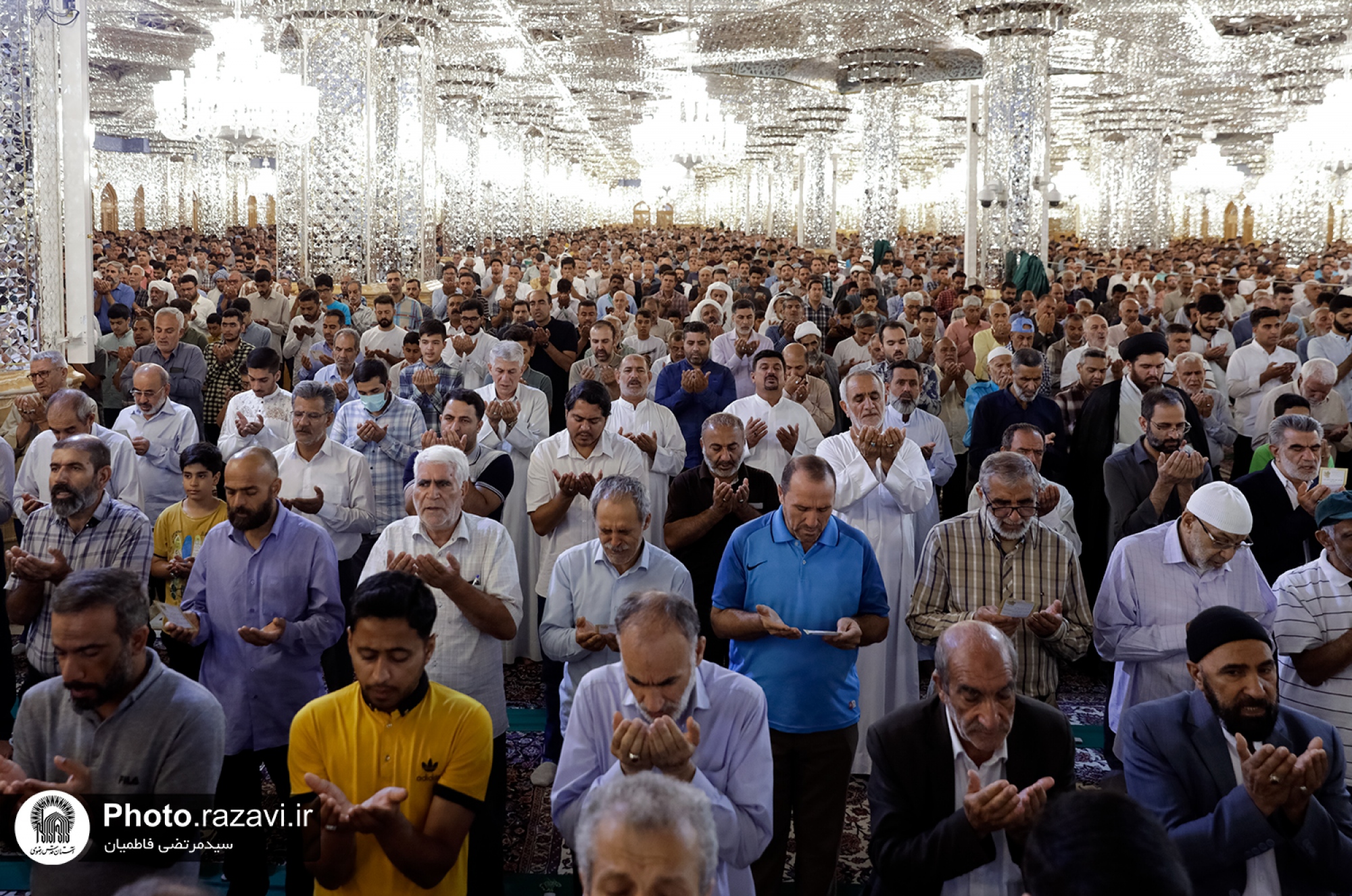 اقامه نماز عید سعید قربان در حرم مطهر رضوی