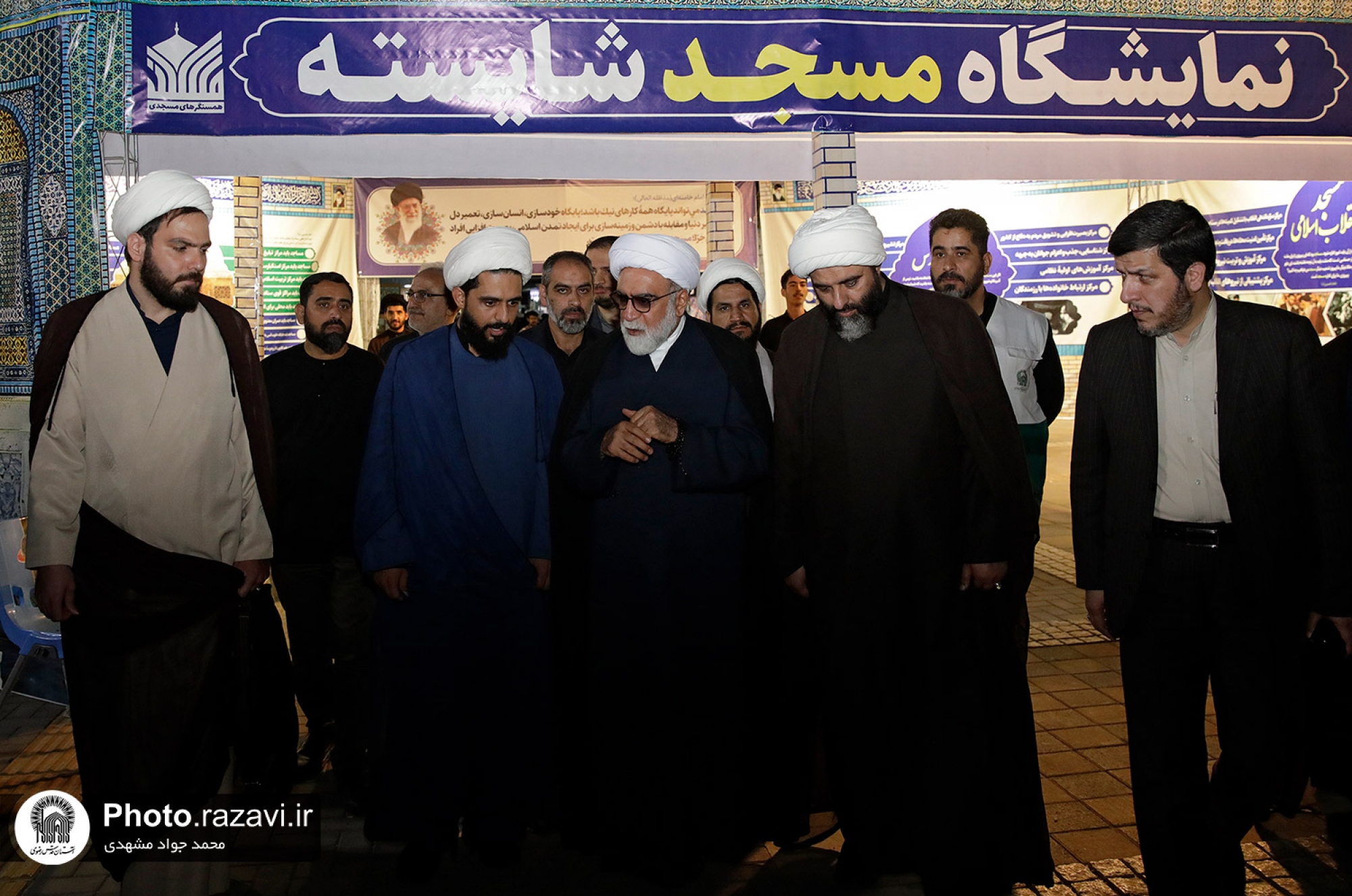 بازدید تولیت آستان قدس رضوی از نمایشگاه مسجد شایسته