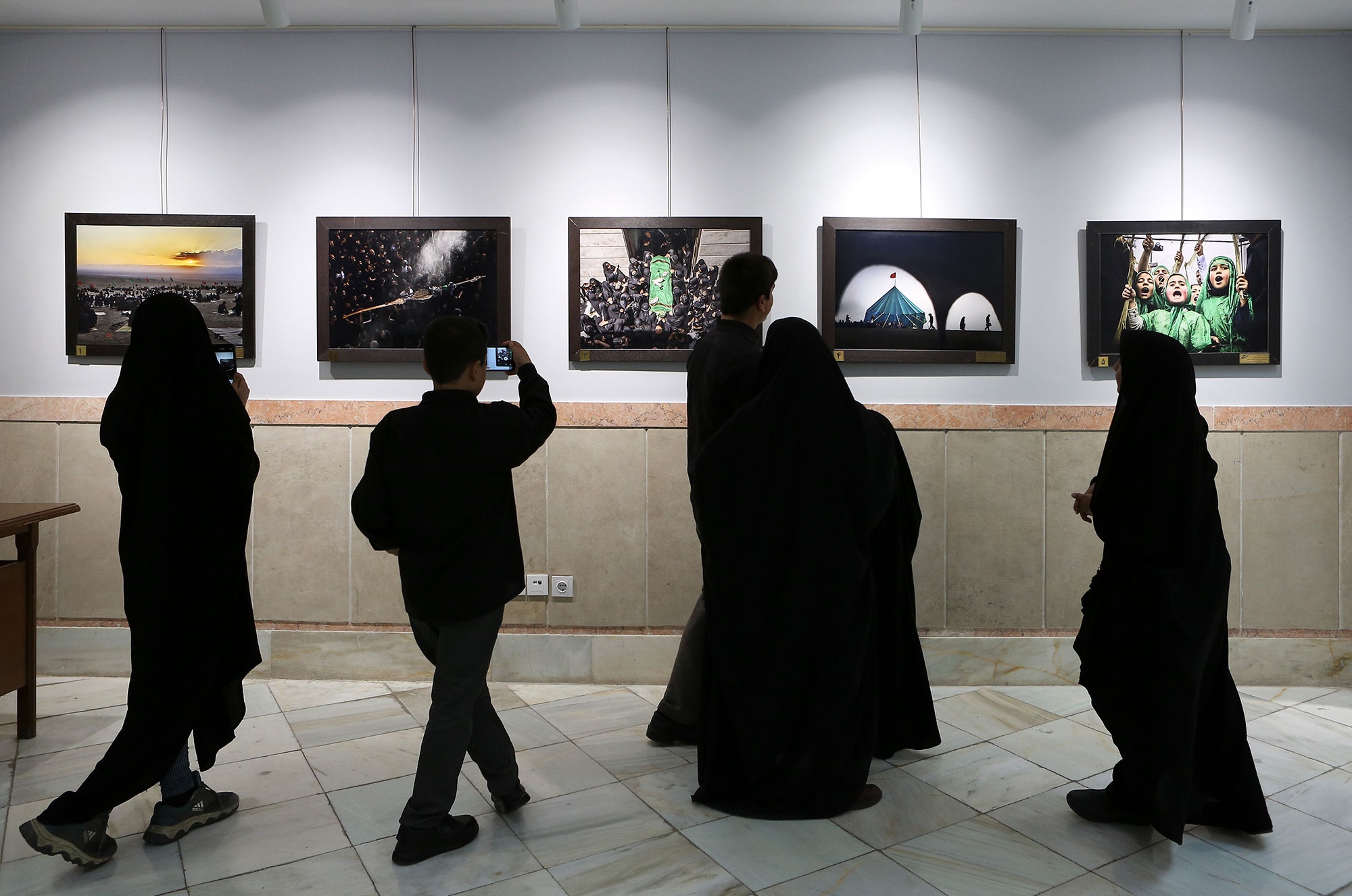 افتتاح نمایشگاه عکس‌ سوگواره بین‌المللی «مهر محرم»