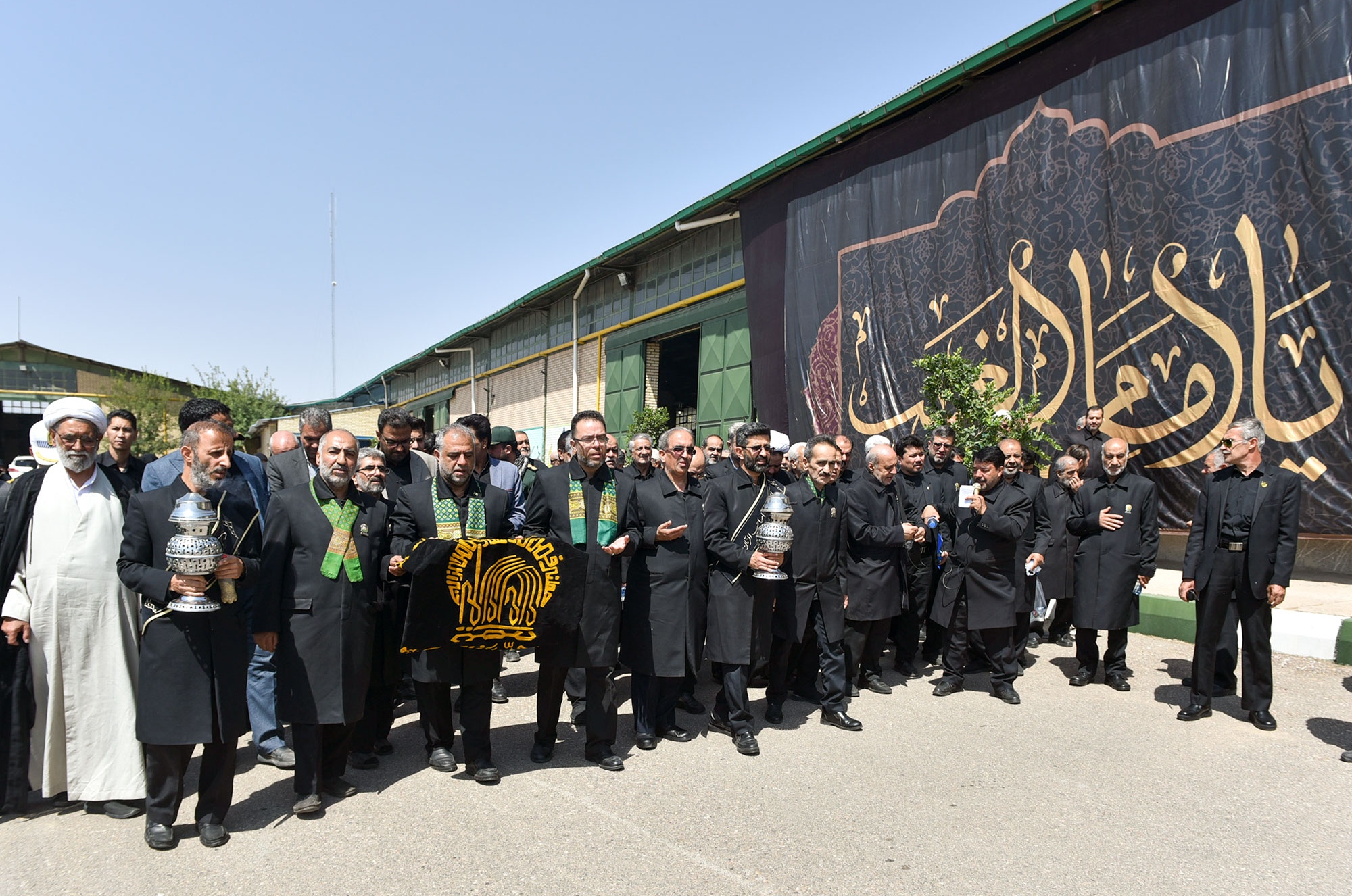 راه‌اندازی موکب کفشداران حرم مطهر رضوی در ملک آباد