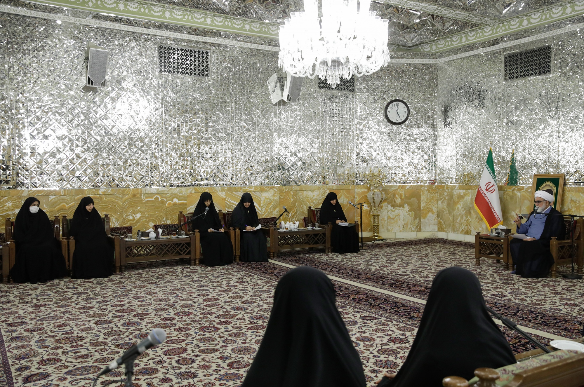 دیدار جمعی از پرسنل خواهران انتظامات حرم با تولیت آستان قدس رضوی