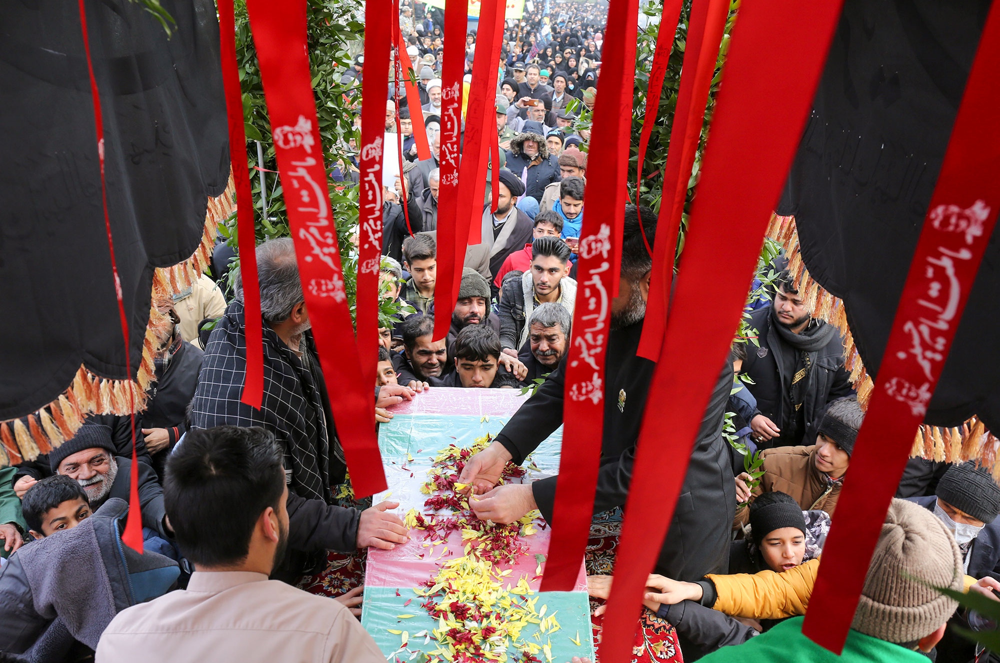 مراسم تشییع و تدفین پیکر شهید گمنام در زائرشهر رضوی -1