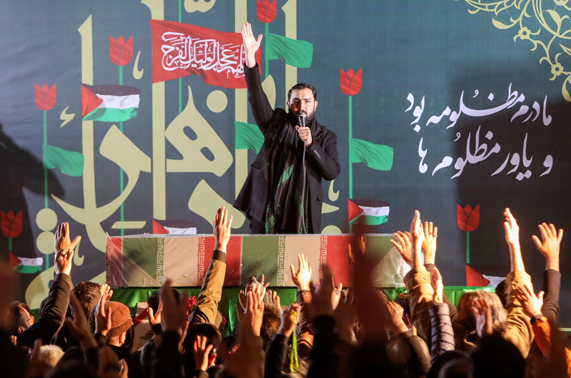 تشییع پیکر شهید گمنام دفاع مقدس در بلوار سجاد مشهد