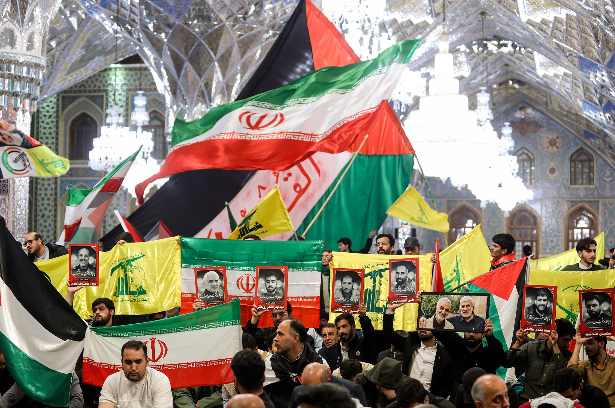 تجمع مردم مشهد در حمایت  از حمله موشکی علیه رژیم صهیونیستی