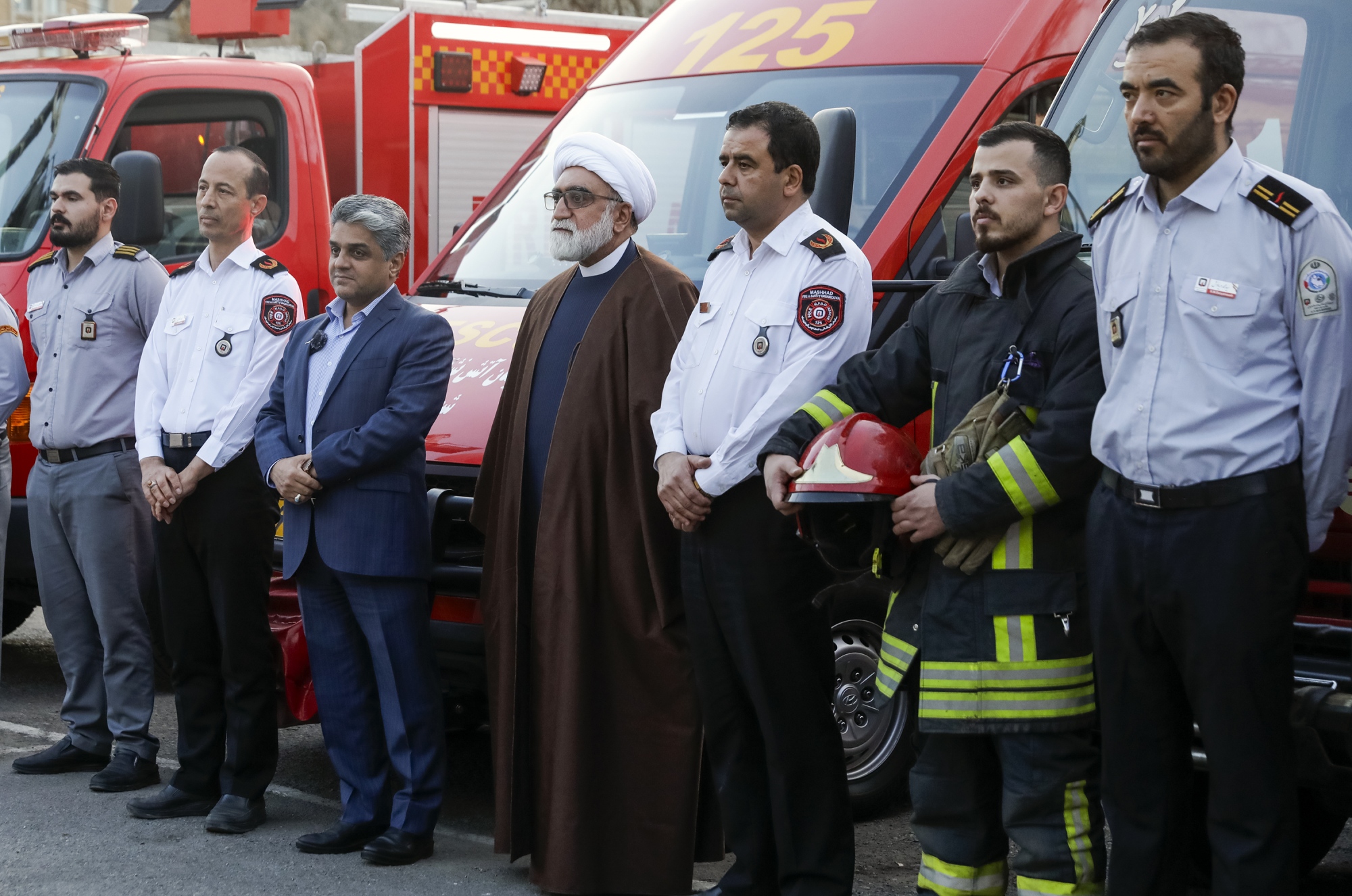 بازدید تولیت آستان قدس رضوی از  پایگاه آتش‌نشانی شماره ٢ مشهد