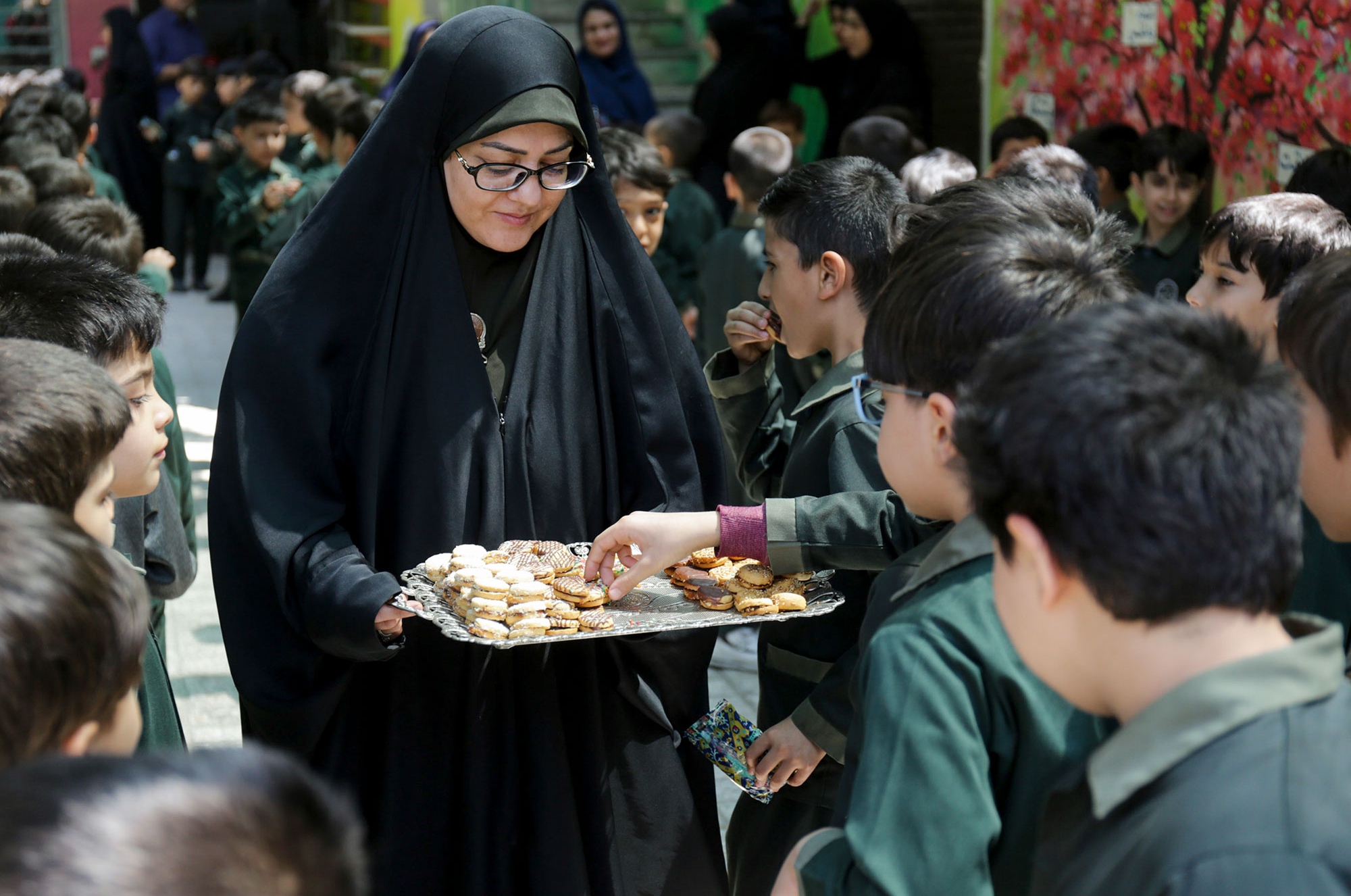 مراسم جشن میلاد امام رضا علیه‌السلام در مدارس مشهد