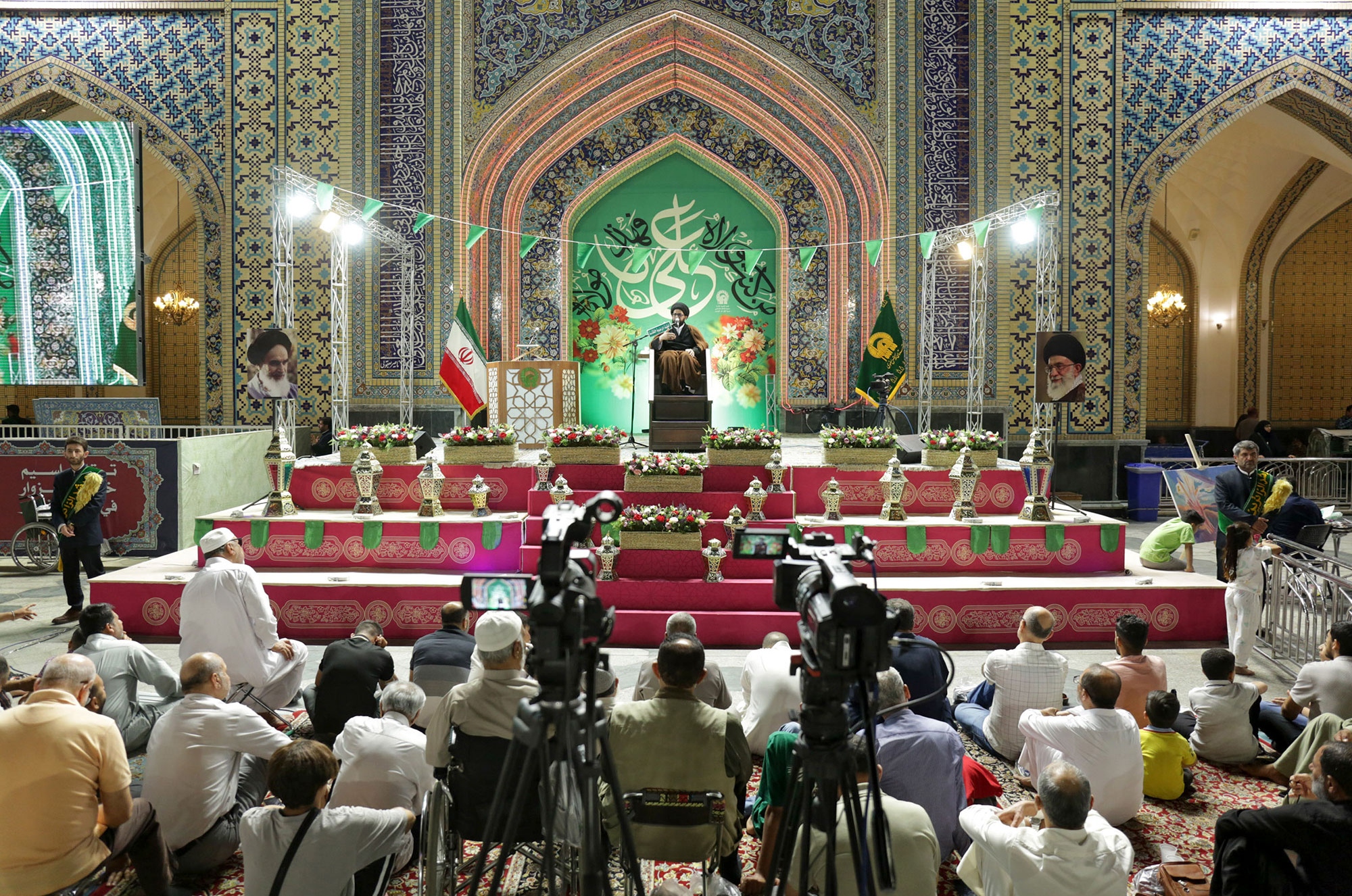 جشن میلاد امام هادی ویژه زائران غیر ایرانی حرم مطهر رضوی