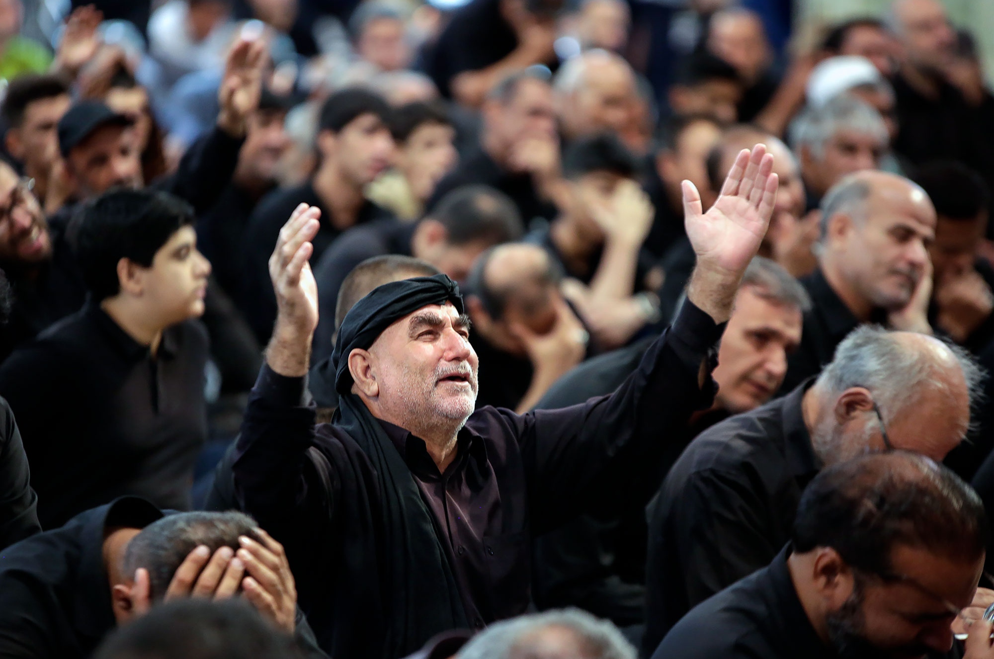 مراسم مقتل خوانی روز عاشورا در حرم مطهر رضوی