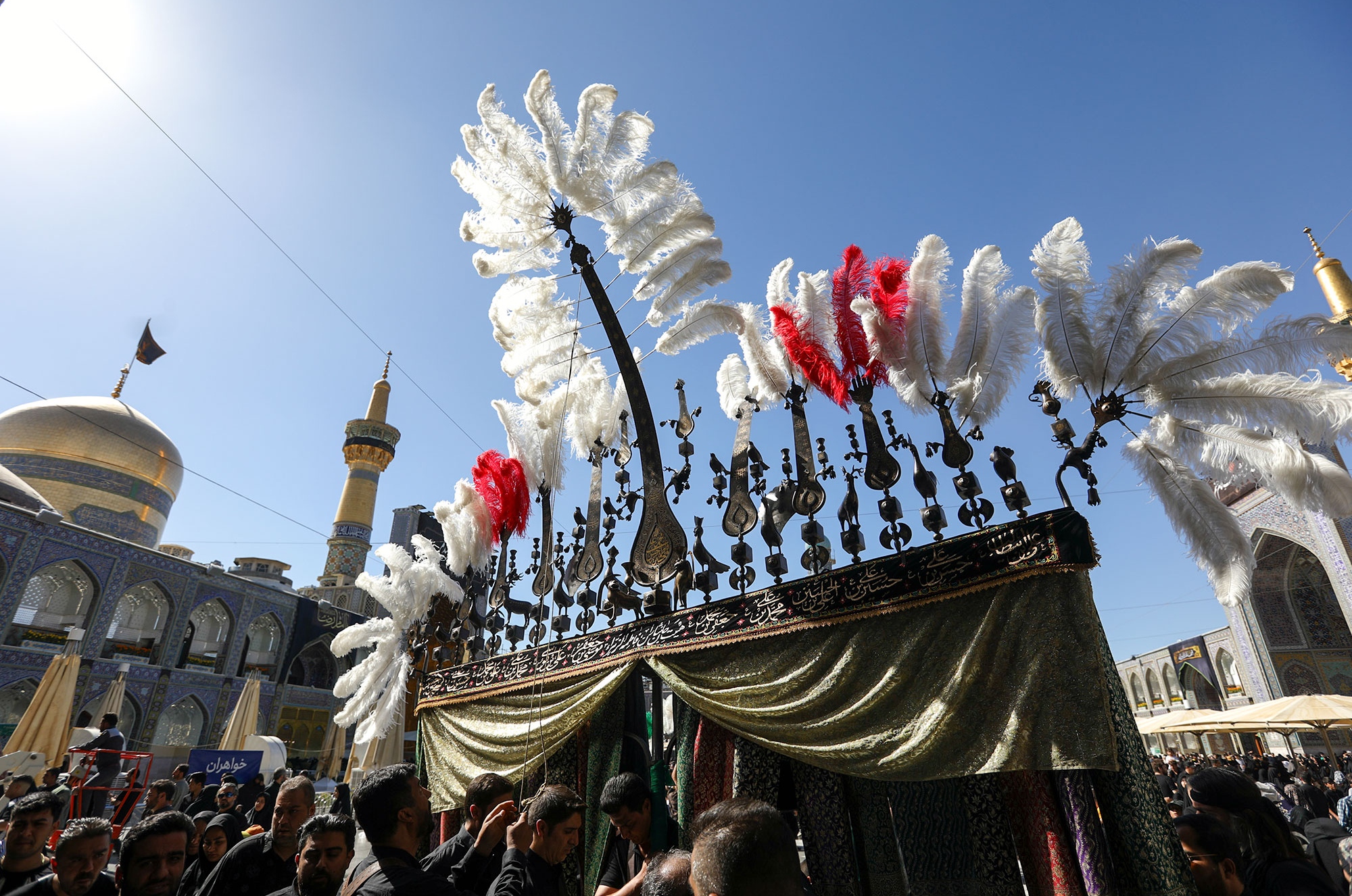 عزاداری روز شهادت امام رضا علیه‌السلام در حرم مطهر رضوی