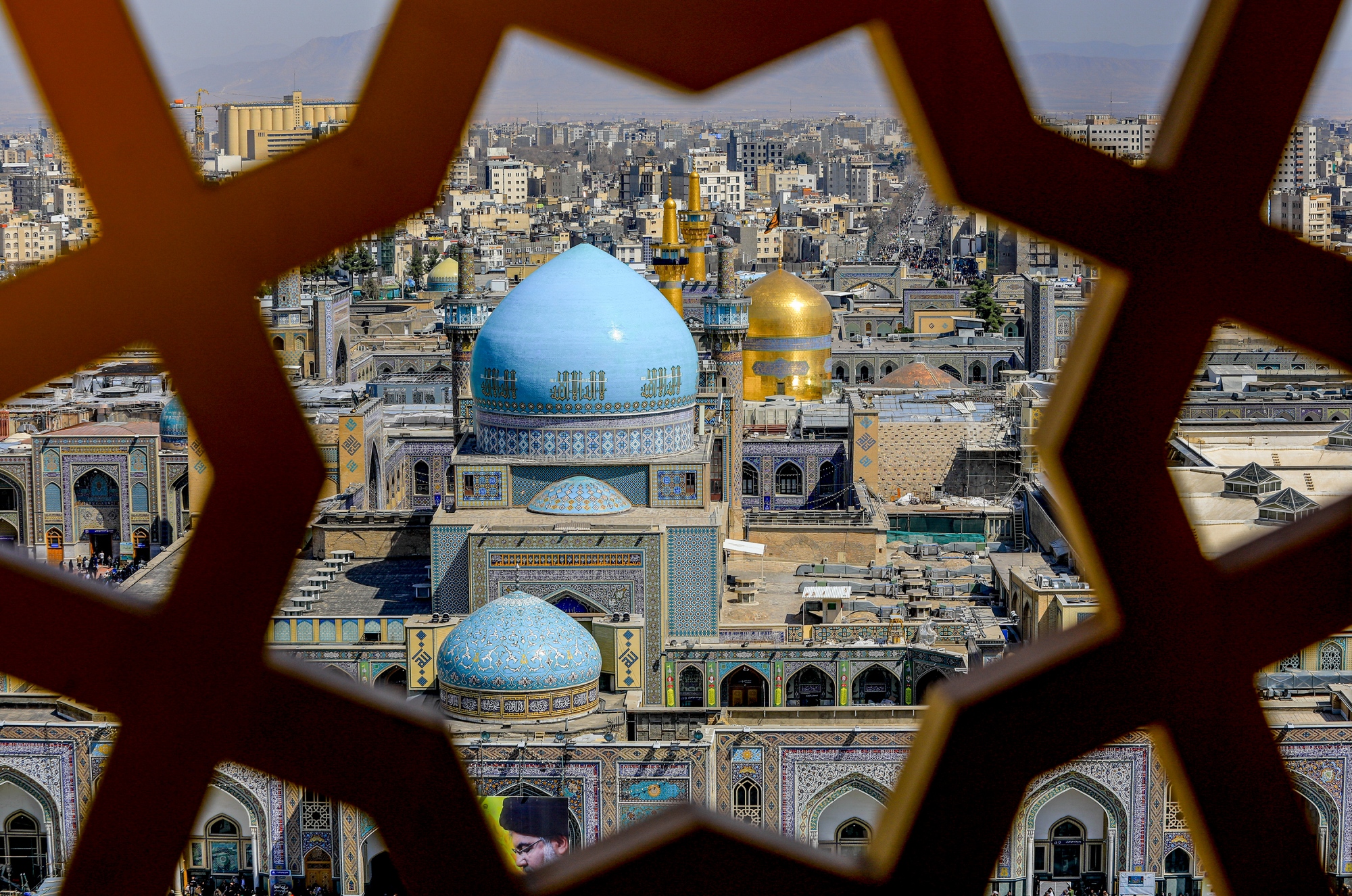 عکس با کیفیت : گنبد و گلدسته حرم مطهر رضوی