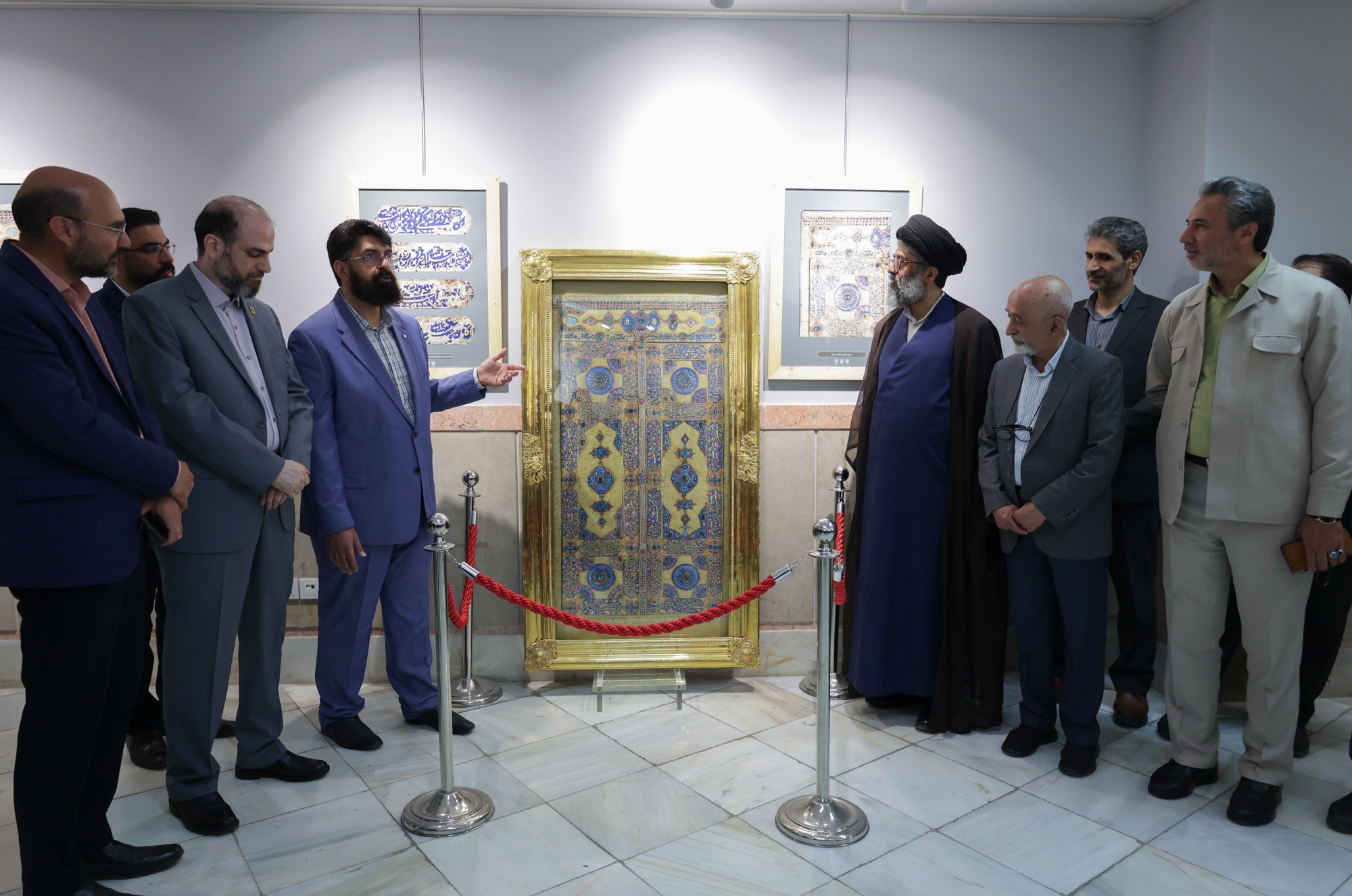 نمایشگاه عکس و اسناد «در جواهرنشان ضریح فولادی»