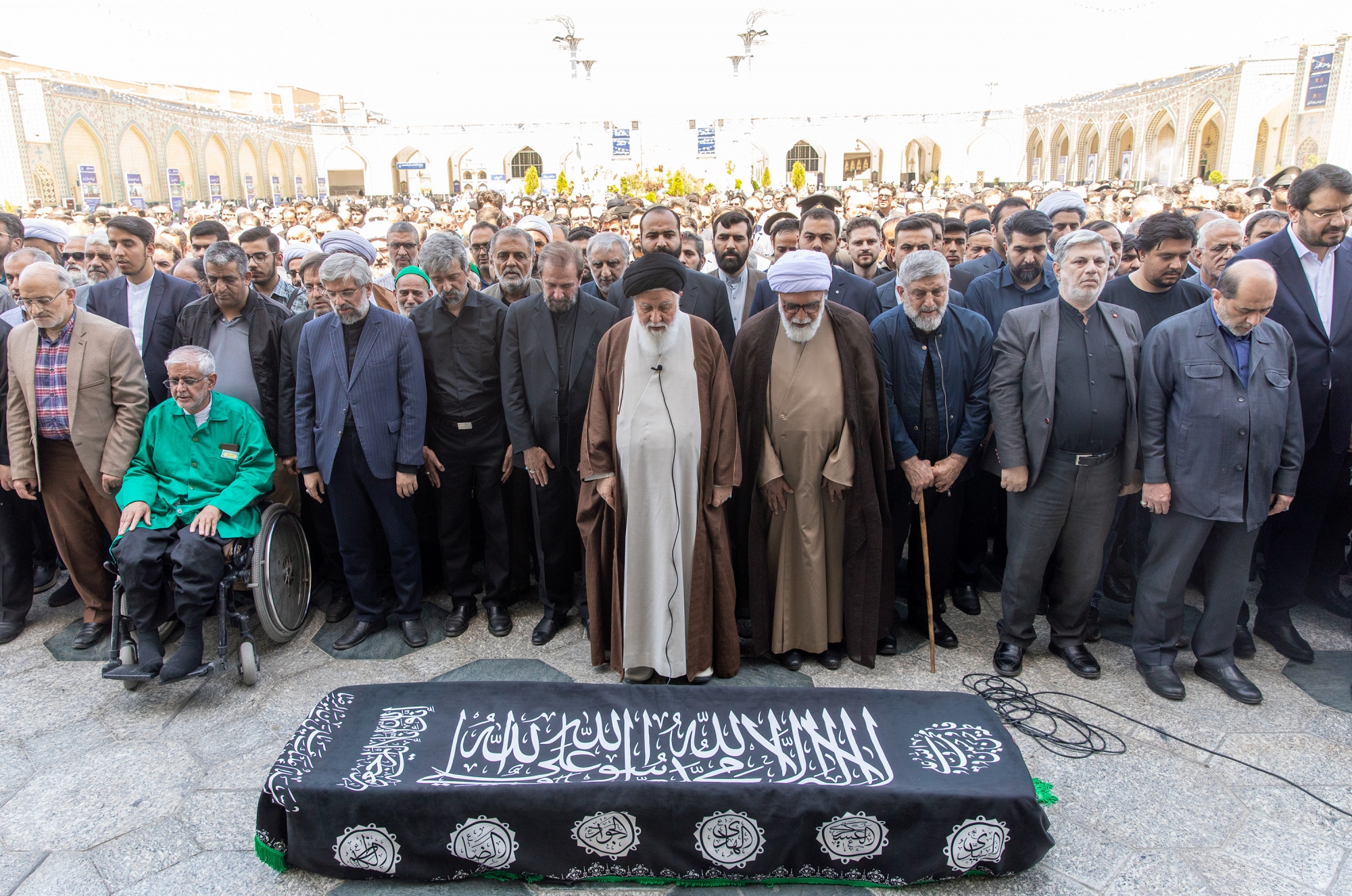 تشییع پیکر مادر شهیدان خوراکیان