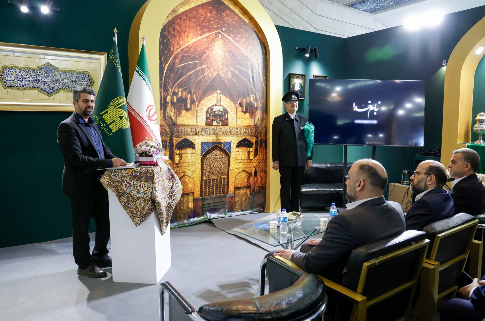 حضور آستان قدس رضوی در سی و ششمین نمایشگاه بین المللی کتاب تهران-3
