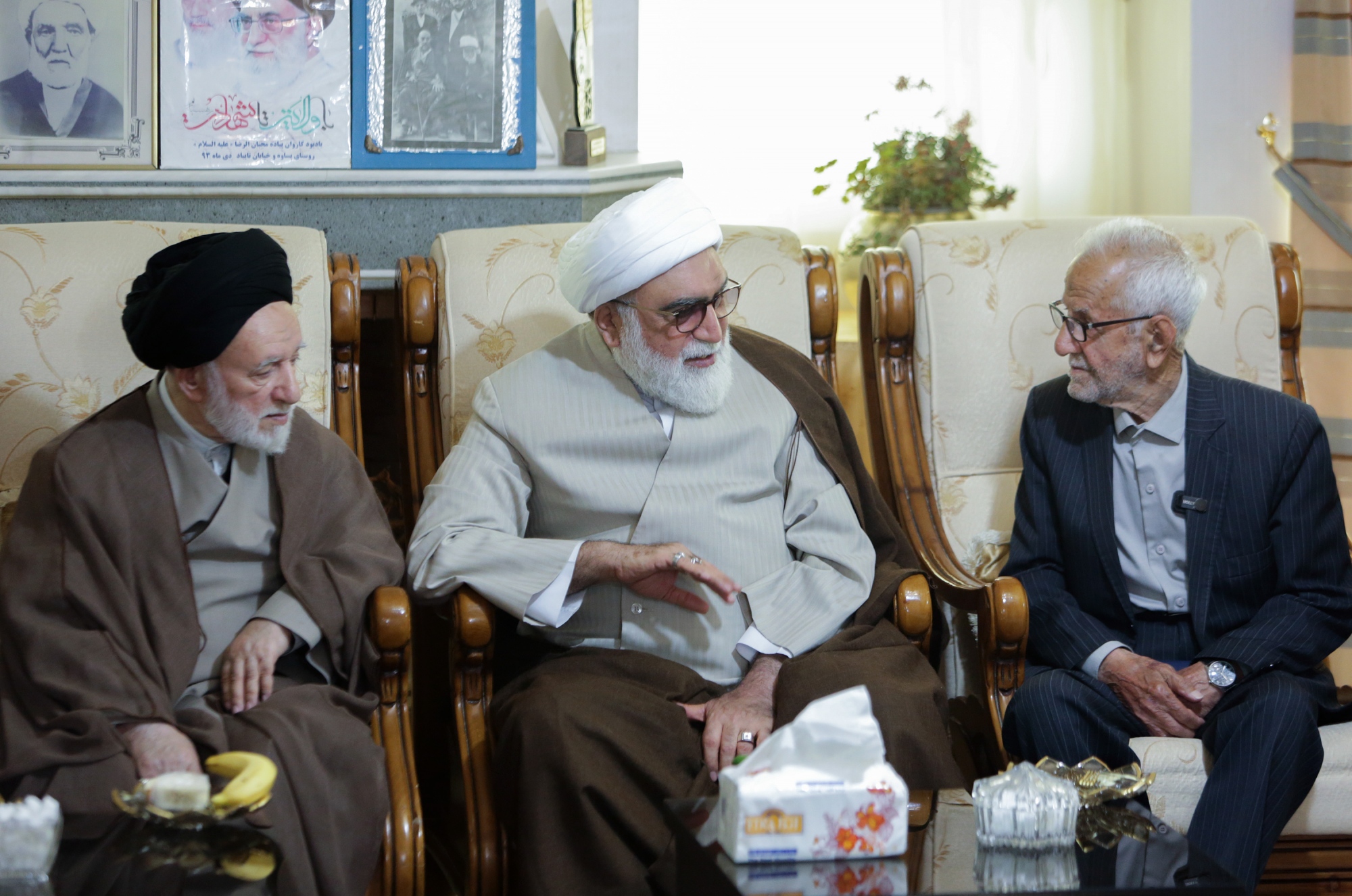 دیدار تولیت آستان قدس رضوی با خانواده شهدا و ایثارگران در شهرستان فریمان