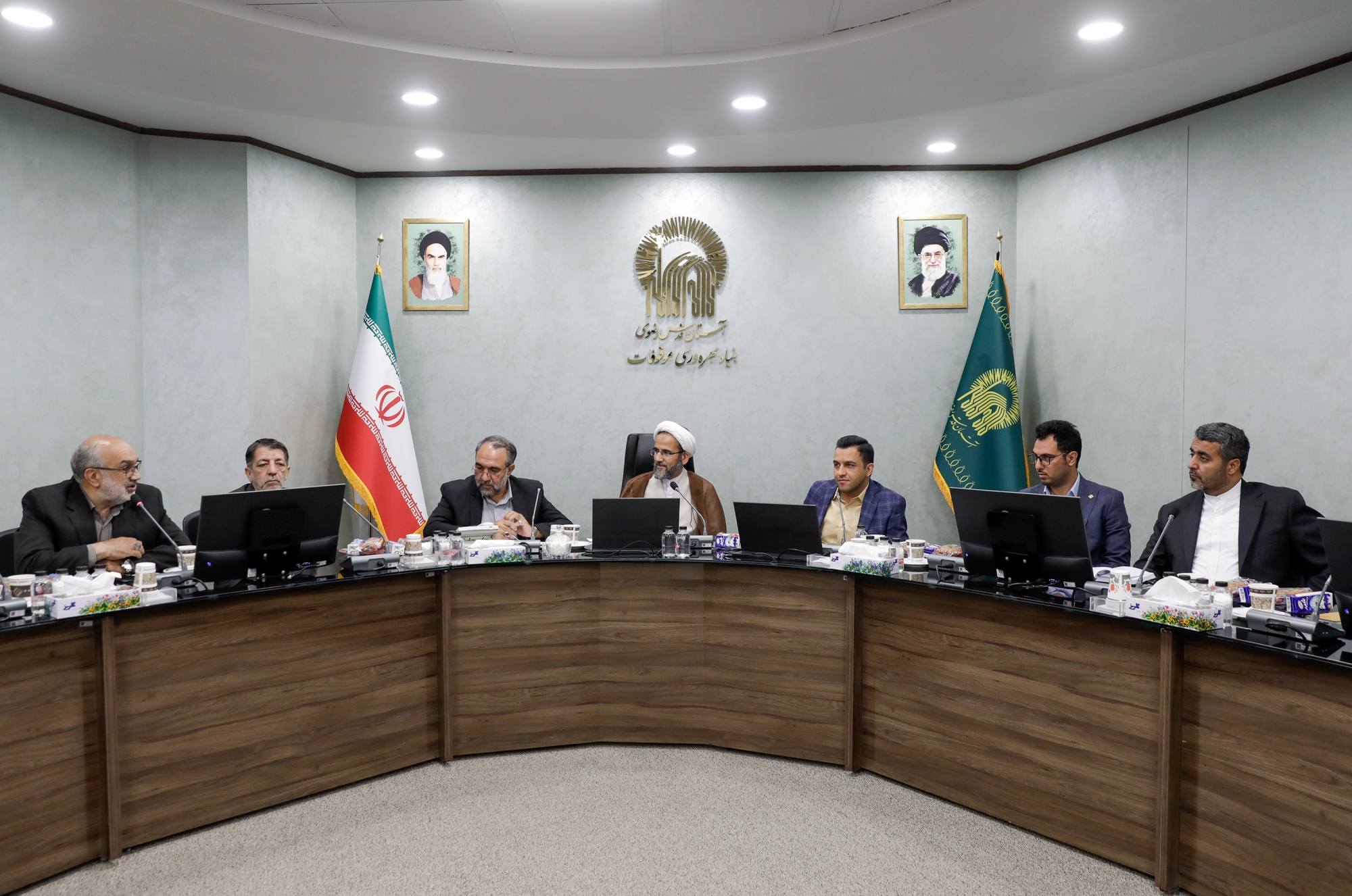 نشست مدیران حقوقی بنیاد بهره‌وری موقوفات آستان قدس رضوی