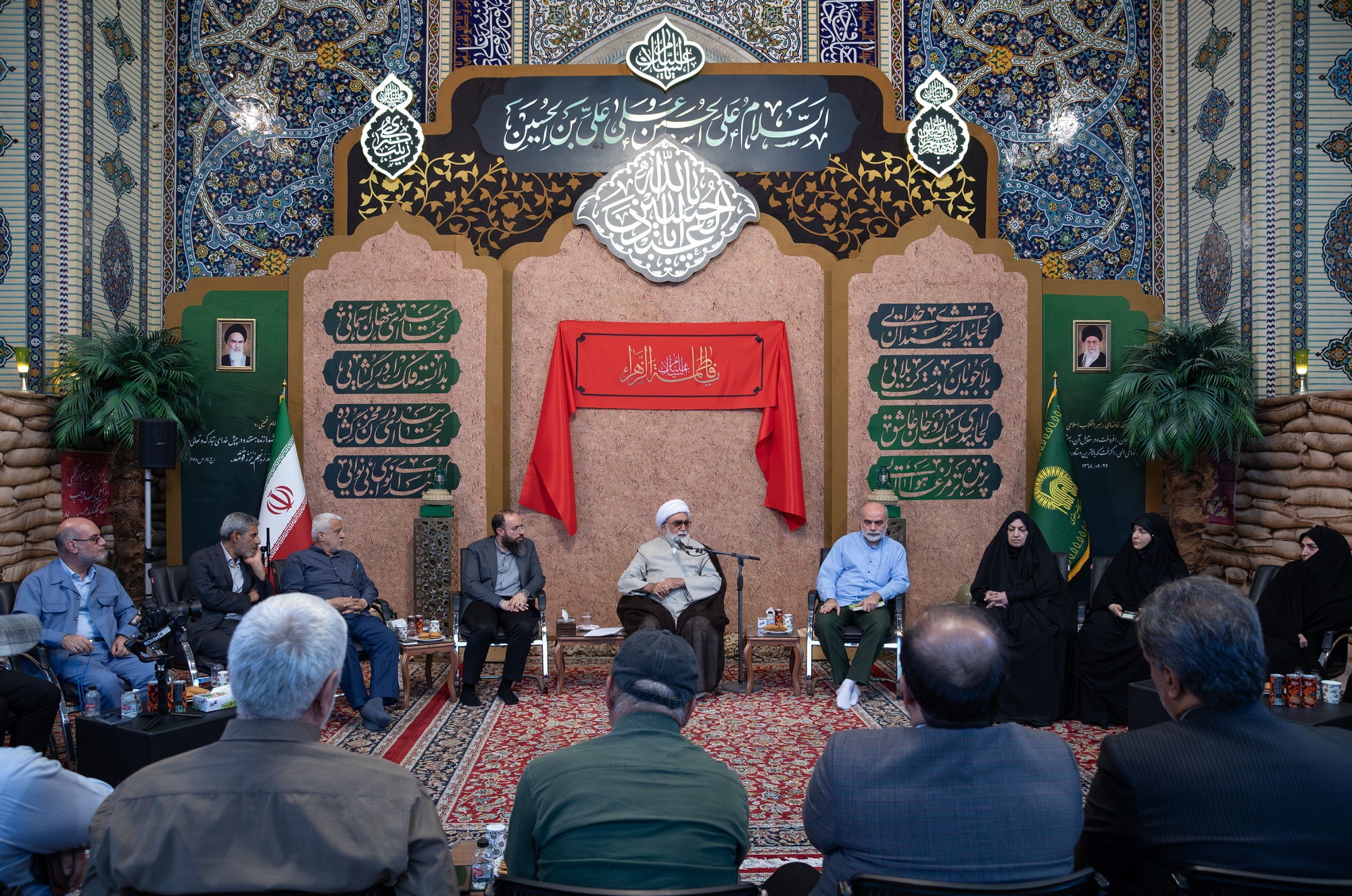 دیدار نویسندگان و ناشران دفاع مقدس و محور مقاومت با تولیت آستان قدس رضوی