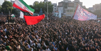 اجتماع مردم مشهد در پی شهادت رئیس جمهور و جمعی از مسئولان-1