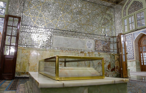 رونمایی و نصب کتیبه مقبره شیخ بهایی در حرم مطهر رضوی