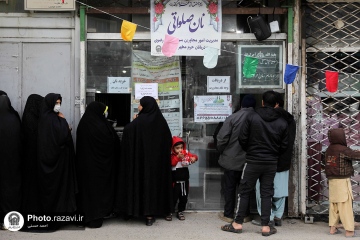 توزیع نان صلواتی به مناسبت نیمه شعبان