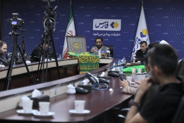 نشست خبری زیر سایه خورشید