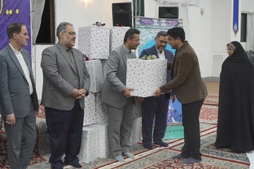 تجلیل از کارمندان نمونه سال 1401