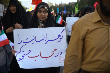 اجتماع بزرگ مدافعان حریم خانواده و تشرف به حرم مطهر رضوی
