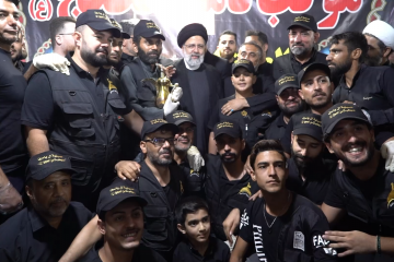 بازدید رئیس جمهور از مواکب حرم مطهر و چایخانه امام حسن مجتبی علیه السلام