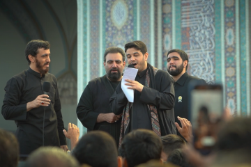 چارپایه خوانی روز شهادت امام رضا علیه السلام در صحن پیامبر اعظم (ص)