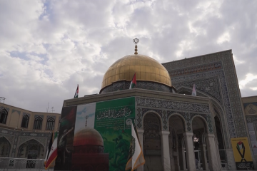 رنگ عشق بر تصویر مقاومت