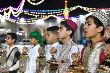استقبال از ماه مبارک رمضان در حرم مطهر رضوی