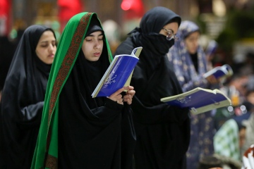 حضور نوجوانان دهه هشتادی در مراسم احیا ماه مبارک رمضان