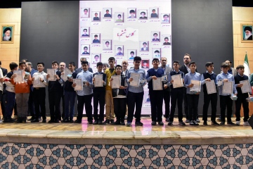 جشن دانش‌آموختگی دانش‌آموزان دبستان امام رضا علیه‌السلام