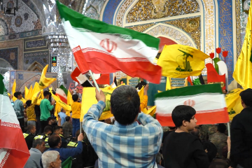  اجتماع پرشور زائران بارگاه رضوی در محکومیت جنایات رژیم صهیونیستی و ترور شهید سید حسن نصرالله