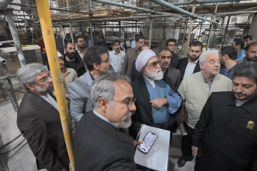 بازدید تولیت آستان قدس رضوی از روند مرمت مدرسه دو درب حرم مطهر رضوی