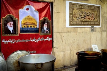 خدمت رسانی خادمان آستان قدس رضوی به خانواده ها لبنانی در موکب امام رضا علیه السلام ، زینبیه دمشق